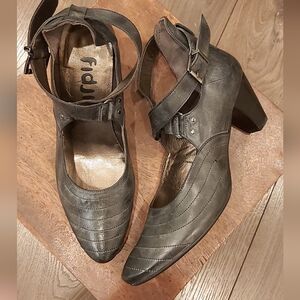 Fidji leather ankle strap heels